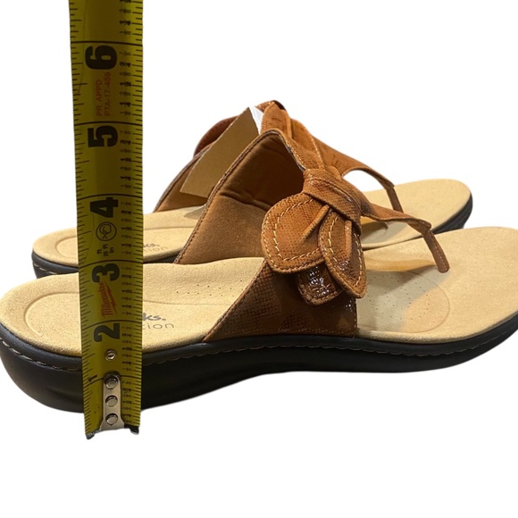 Clarks Laurieann Rae Women's Sandal Size 12W WIDE Tan Brown Comfy Causal Thong - Picture 7 of 11